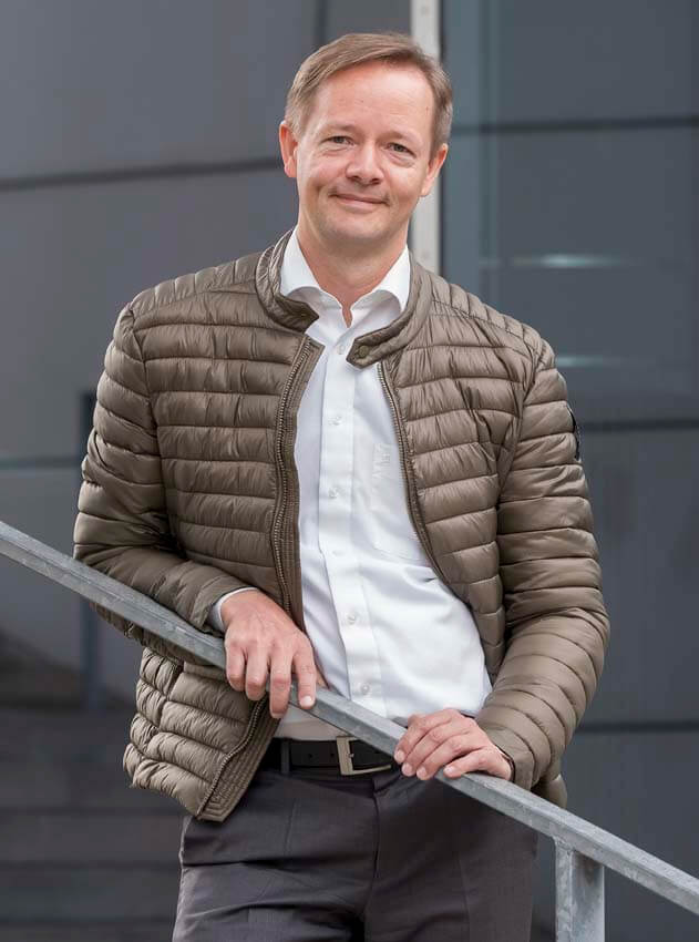 Lars H.